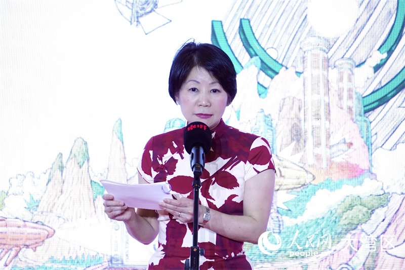 香港特区政府文化体育及旅游局常任秘书长沈凤君致辞。 人民网实习生 向芷菡摄